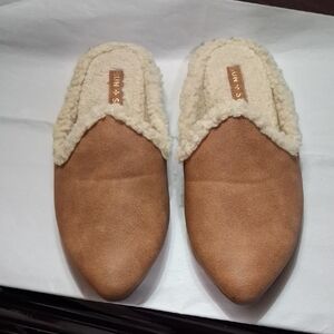 Sun + Stone Women's Tan Slippers with Cream Lining